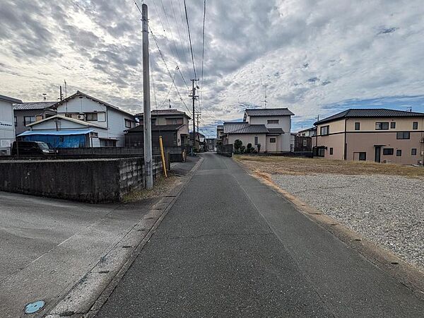 西側公道