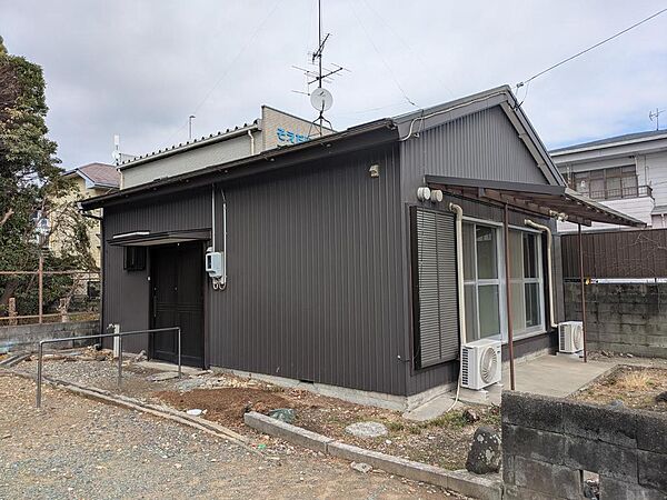 平屋建ての住宅有り、更地渡しですが現況販売も応相談です