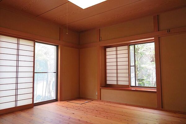 1階8帖和室畳を板張りに変更