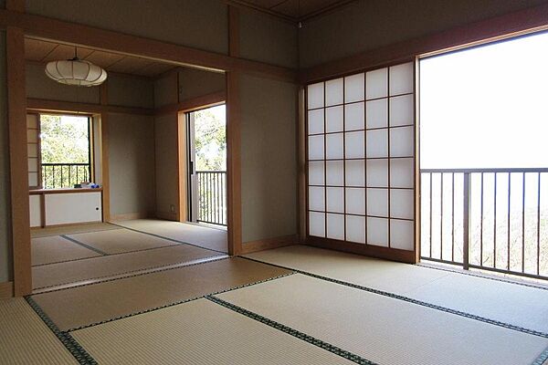 増築部分は和室続き間