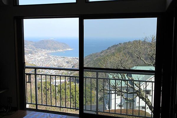 リビングからも海一望