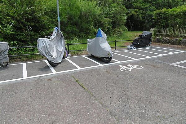 マンションバイク置き場