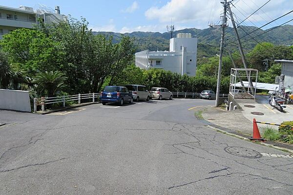 マンション前面道路