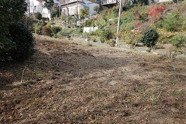 周辺は定住や別荘家屋が建ち並んでいます