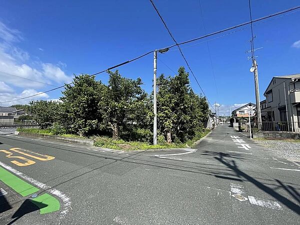 東側公道