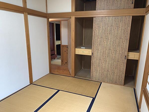 2階和室西側