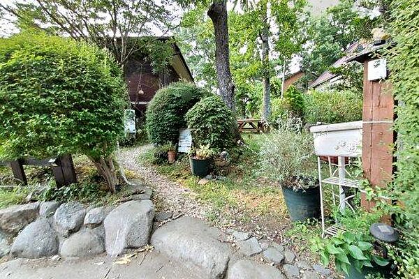 お子さまの遊び場や、ガーデニング、BBQなど多彩にお使い頂けます