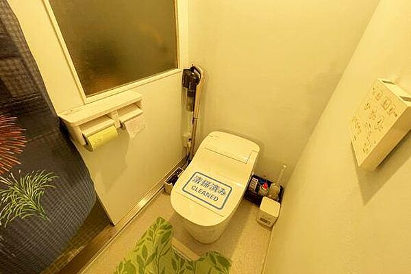 トイレは新しく交換してあります