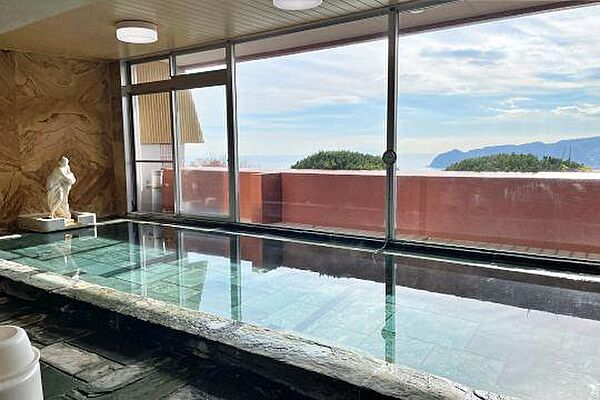 海を眺めながら贅沢な時間をお過ごし頂けます