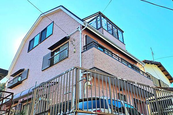 サンルーフ付の3階建てです