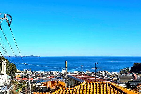 水平線から昇る朝日を望むことが出来る爽快な眺望があります