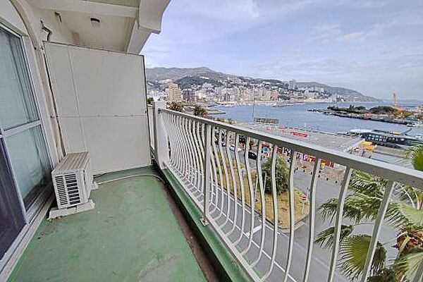 バルコニーからは熱海の花火大会が観賞できます