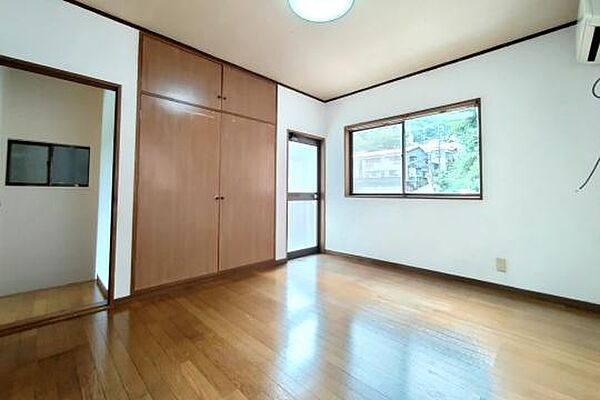居室はどちらも収納付きでスッキリお使い頂けます