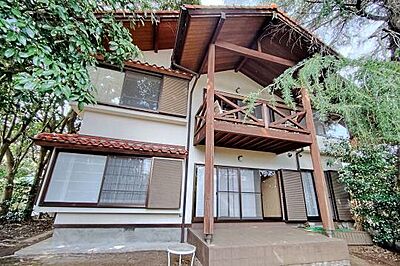 外観:西熱海別荘地内、緑に包まれた5LDK邸宅 外観:西熱海別荘地内、緑に包まれた5LDK邸宅