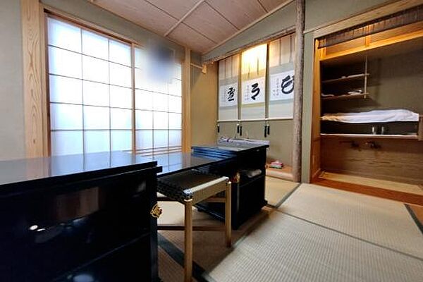 水屋のある趣たっぷりの和室です