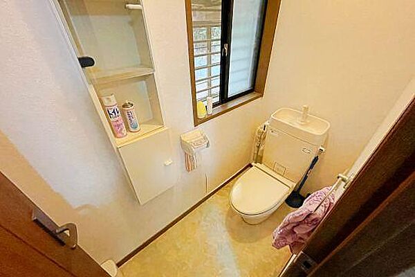 洗面台もトイレも各階にございます