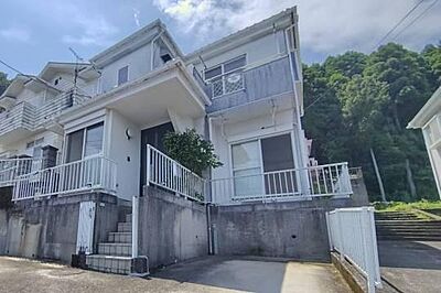 外観:閑静な住宅地の高台に佇む4LDK 外観:閑静な住宅地の高台に佇む4LDK