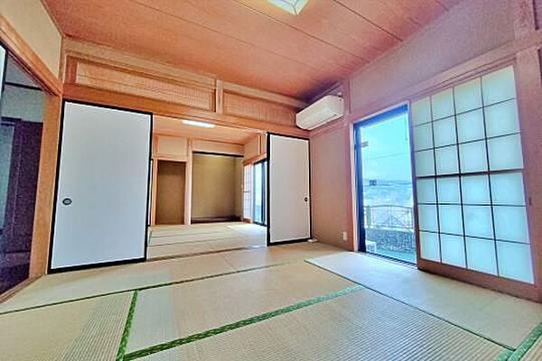 8帖の和室が2部屋続いています