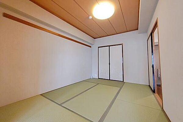 収納付き和室です