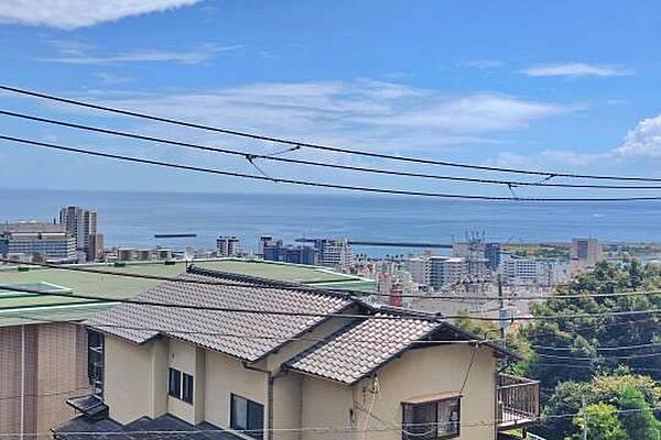 熱海らしい景色を満喫、海と花火を眺める暮らし