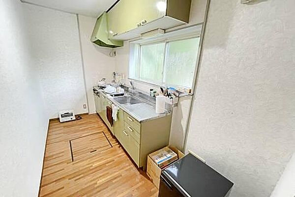 キッチンは独立タイプでお料理がし易い環境です