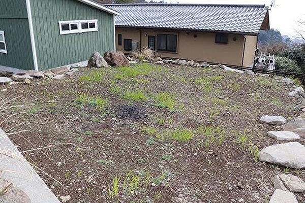 広めのお庭がついています