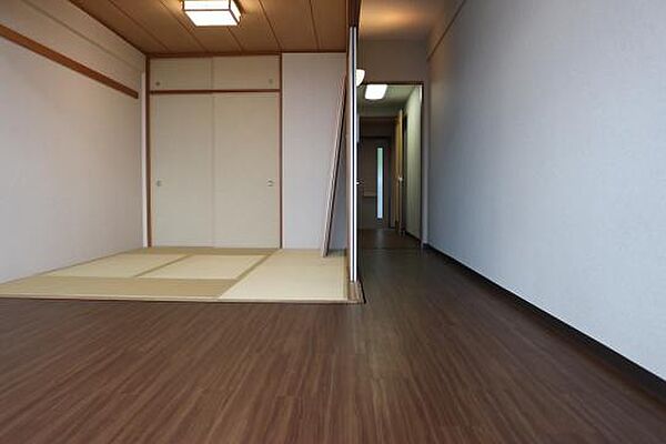 清潔感のある5.8帖の和室