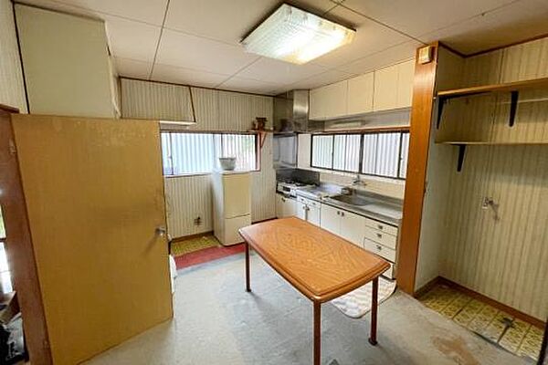 収納付きでスッキリお使い頂けます