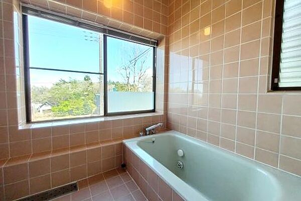 二面採光・収納付きで快適にお使い頂けます