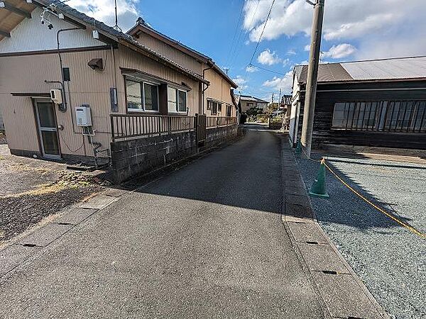 西側道路