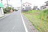 外観：周辺はのどかなエリア♪のんびり暮らせます♪（東側道路）