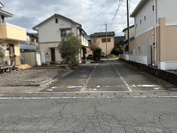 通路外観（背景を一部加工）