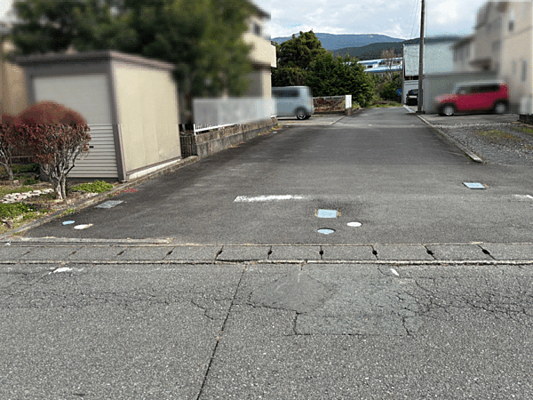 通路外観（背景を一部加工）