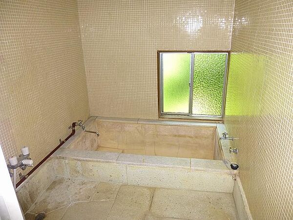温泉引込済み　利用締結すればいつでも温泉使用できます（別途費用要）
