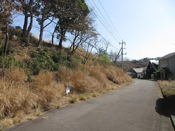 山の上で陽当り良好