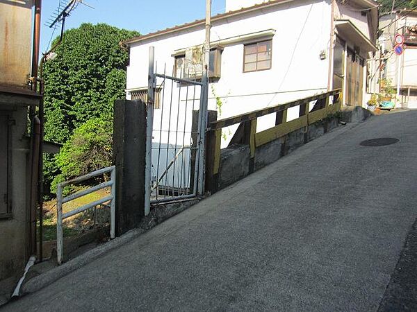 簡易的な門の設置有り
