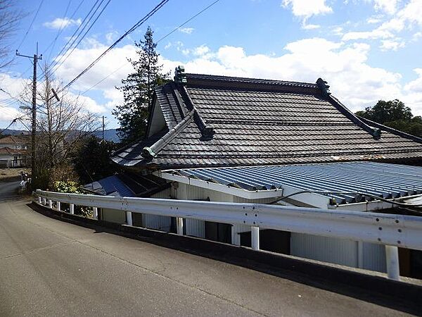 北側前面道路
