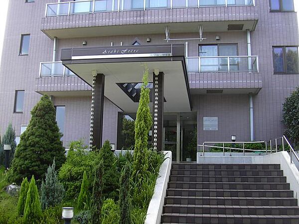 階段横にスロープがあります