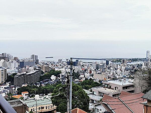 海・熱海市街・花火を一望