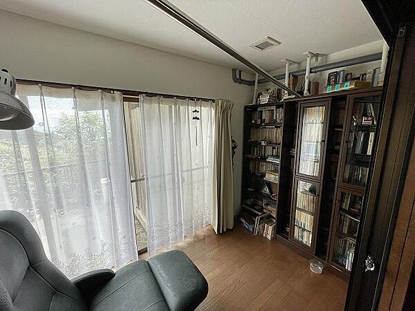 明るく陽当りの良い広縁