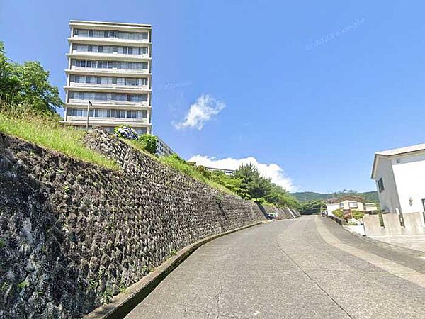 眺望と温泉を愉しむ高台のマンション