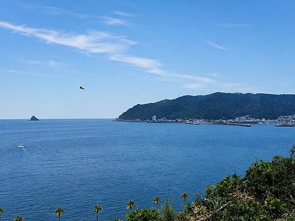 湾曲する水平線