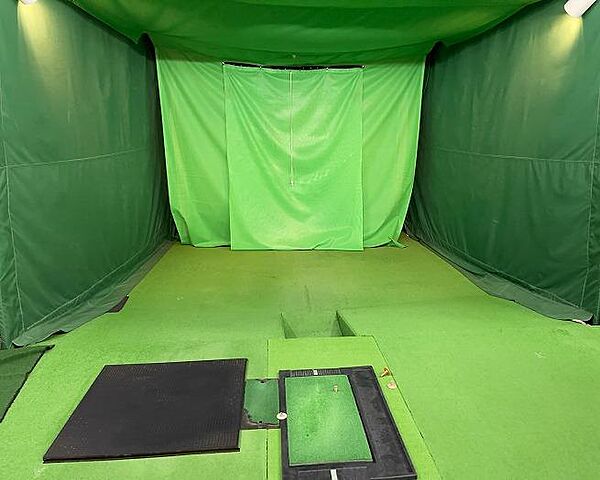 ゴルフ練習場_館内の共用施設が充実しています