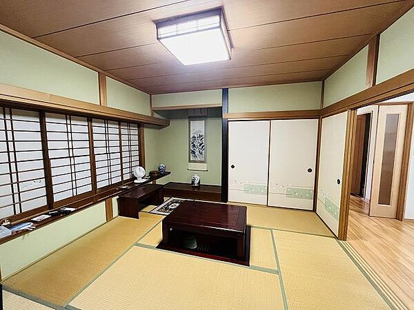 1階和室8帖　ＬＤＫと続き間で広々使用できます