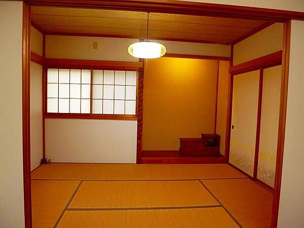 2階　床の間付きの和室