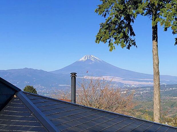 2階から富士山を望みます