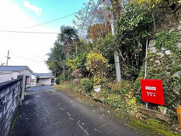 緑多い高台の土地
