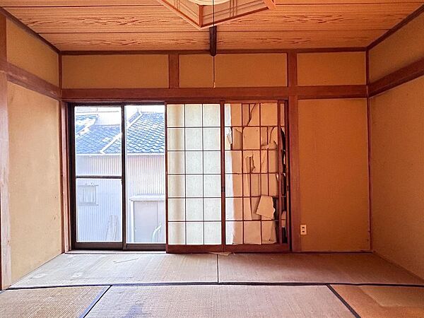 1階　8帖和室