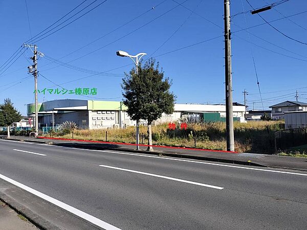 隣にはハイマルシェ榛原店様