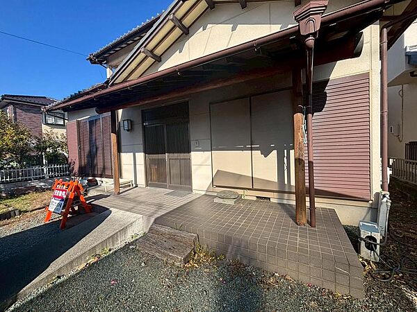 外観：322000543296